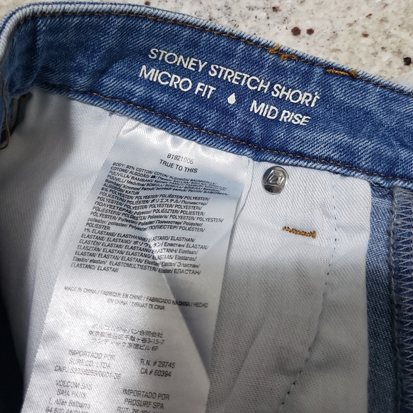 Volcom Jean Shorts. Size 26 - Picture 7 of 7